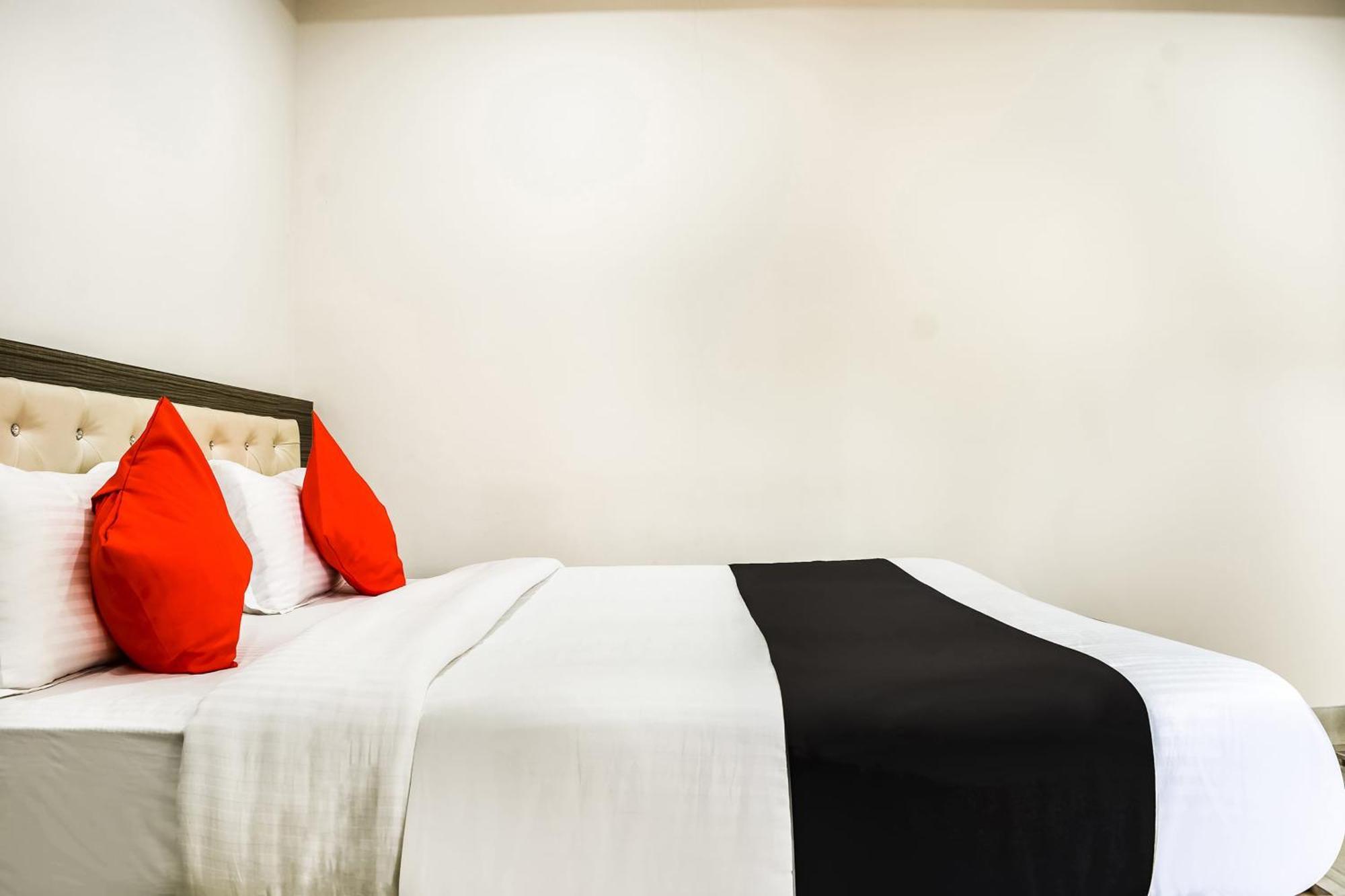 Capital O Jai Adisson Hotel Cuttack Bagian luar foto