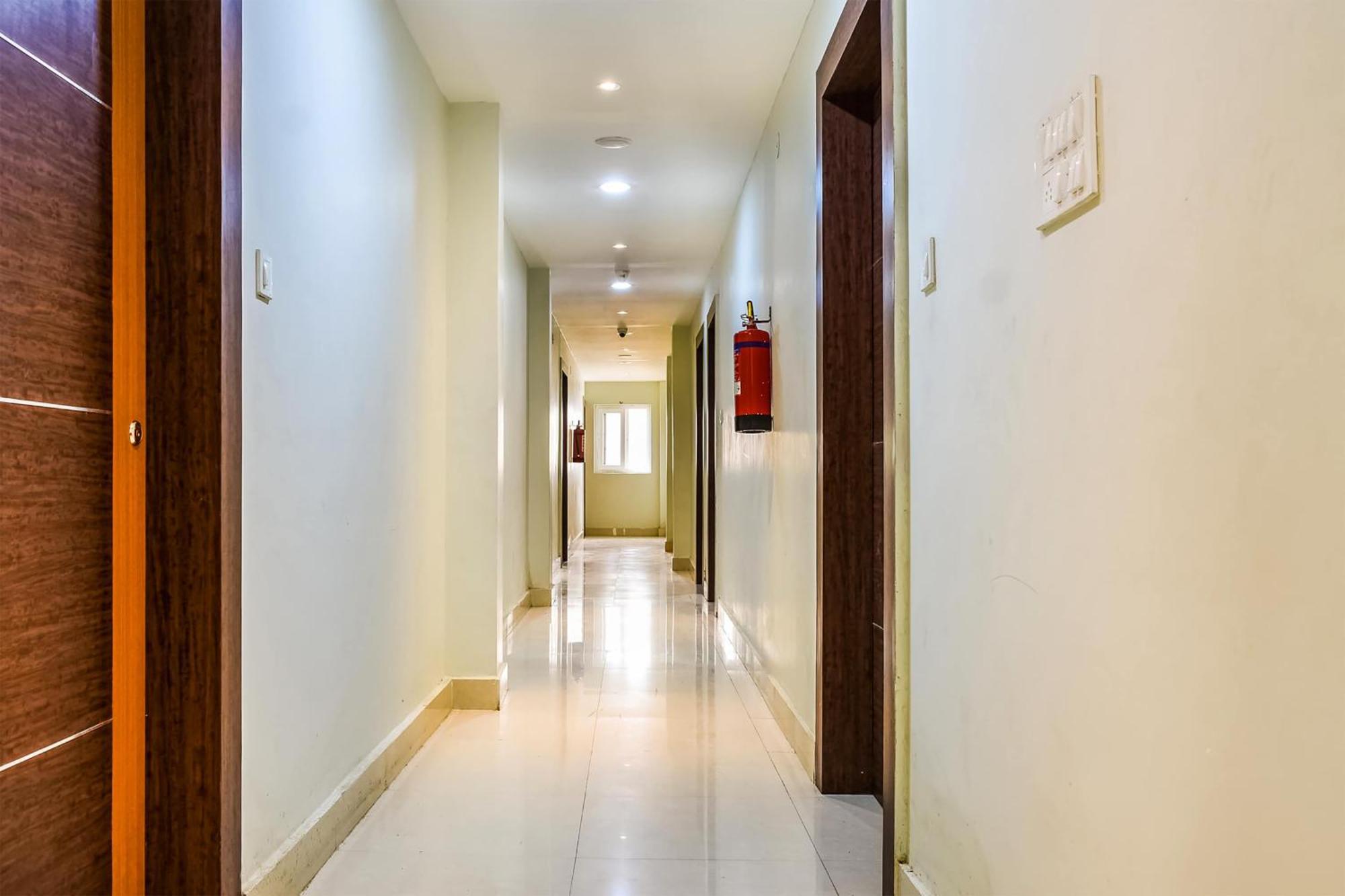 Capital O Jai Adisson Hotel Cuttack Bagian luar foto